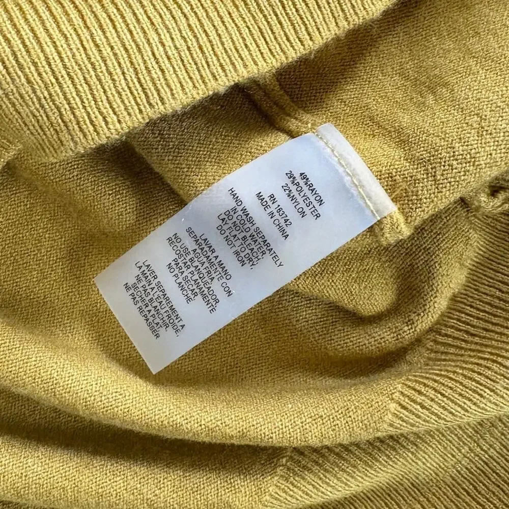 Aaeda Women's Mustard Yellow V-Neck Knit Sweater Pullover Size L/XL